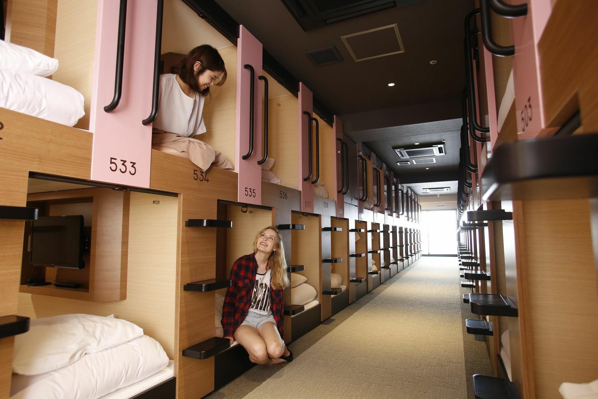 Y'S Cabin Osaka Namba Exteriör bild